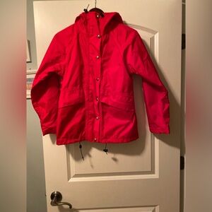 Women’s LL Beane goretex jacket. S.  NWT